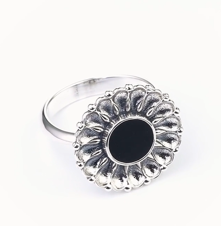 Кольцо из серебра с камнем оникс | Ювелирные украшения Sarkissian - фото 3 d