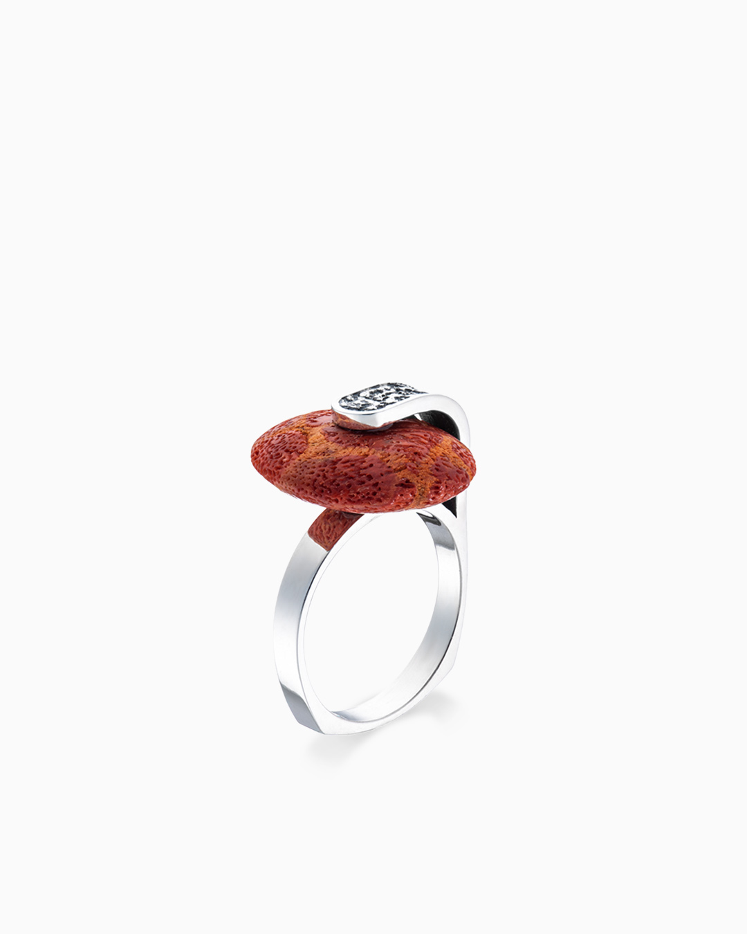 Серебряное кольцо с круглым губчатым кораллом - фото 1
