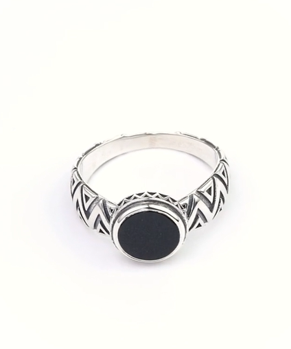 Кольцо из серебра с камнем оникс | Ювелирные украшения Sarkissian - фото 7 d