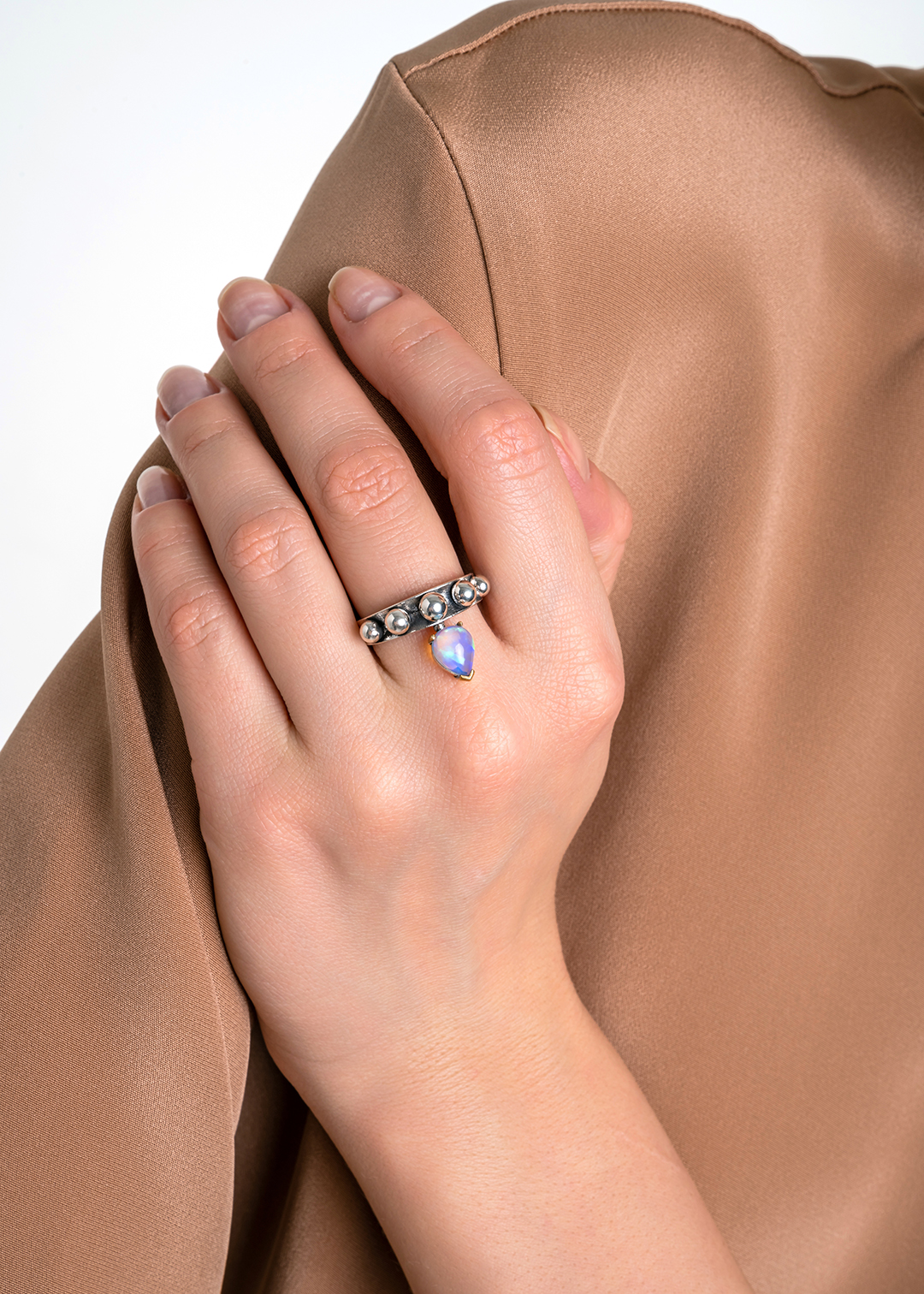 Кольцо из серебра с камнем опал - фото 1