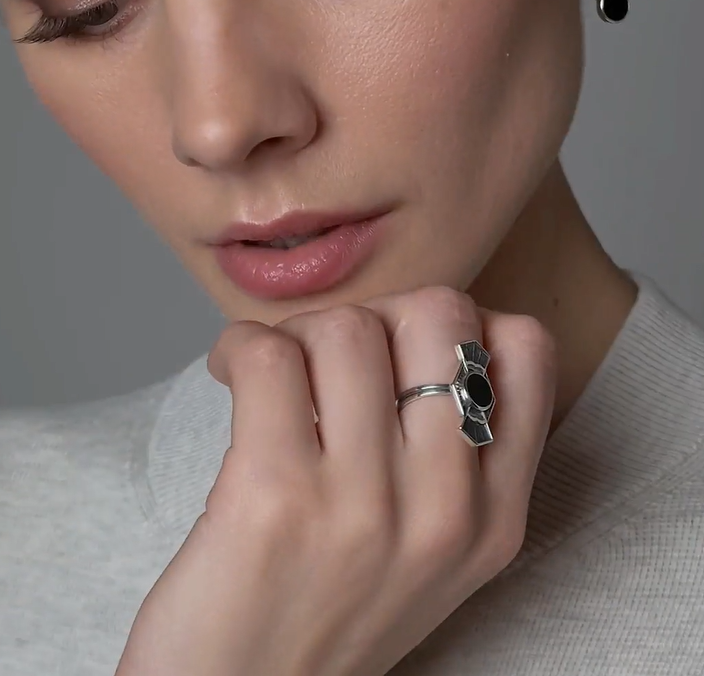 Кольцо из серебра с камнем оникс | Ювелирные украшения Sarkissian - фото 9 d