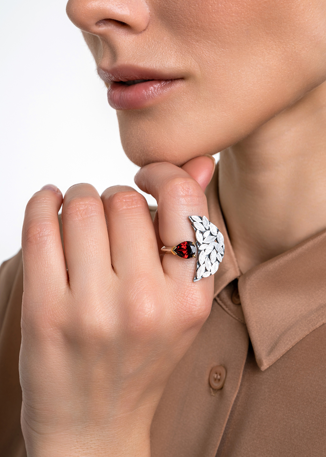 Кольцо из серебра с камнем гранат | Ювелирные украшения Sarkissian - фото 13