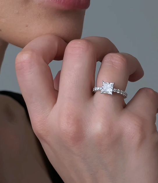 Кольцо из белого золота с бриллиантами | Ювелирные украшения Sarkissian - фото 1 d