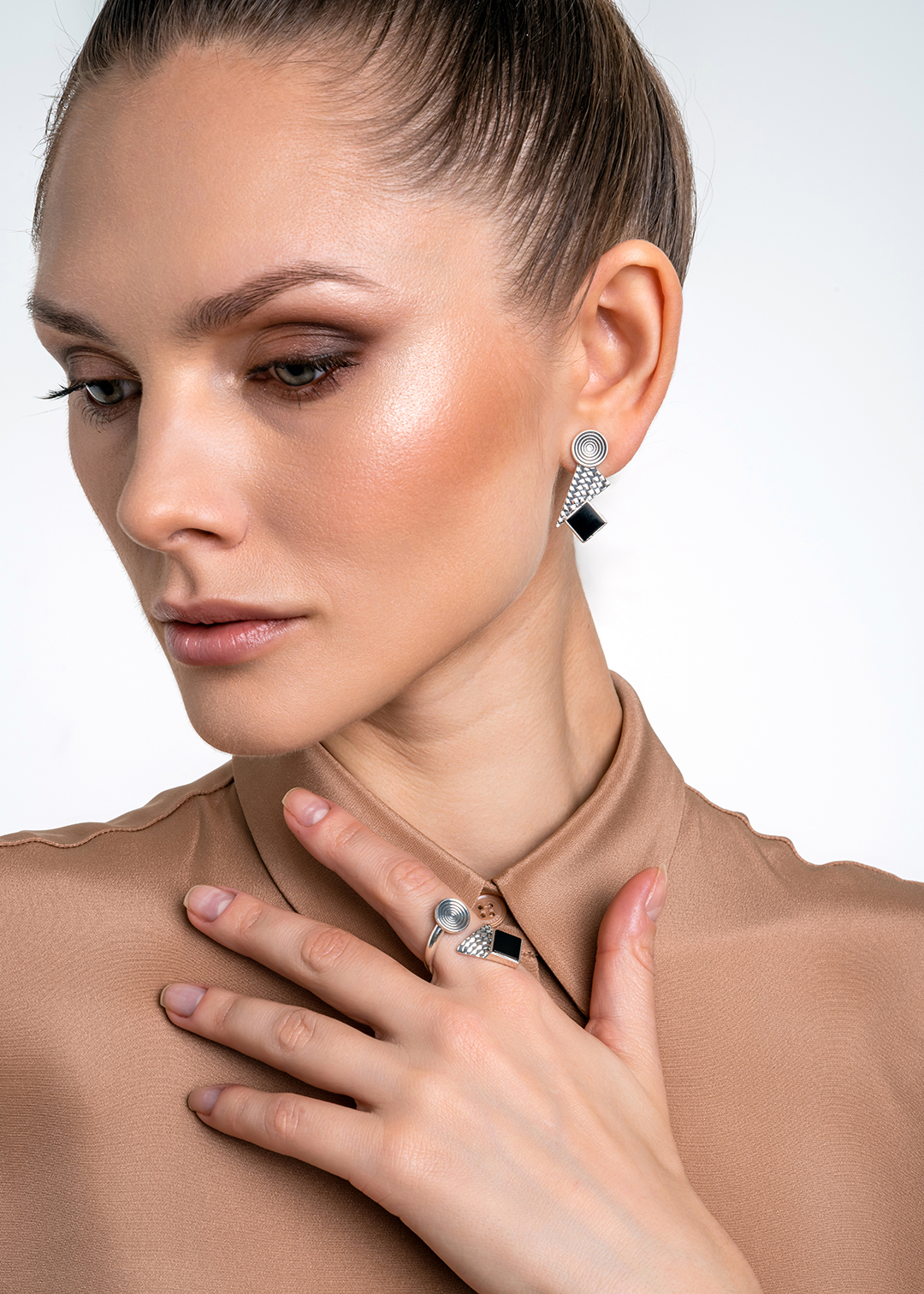 Серьги из серебра с камнем оникс | Ювелирные украшения Sarkissian - фото 12