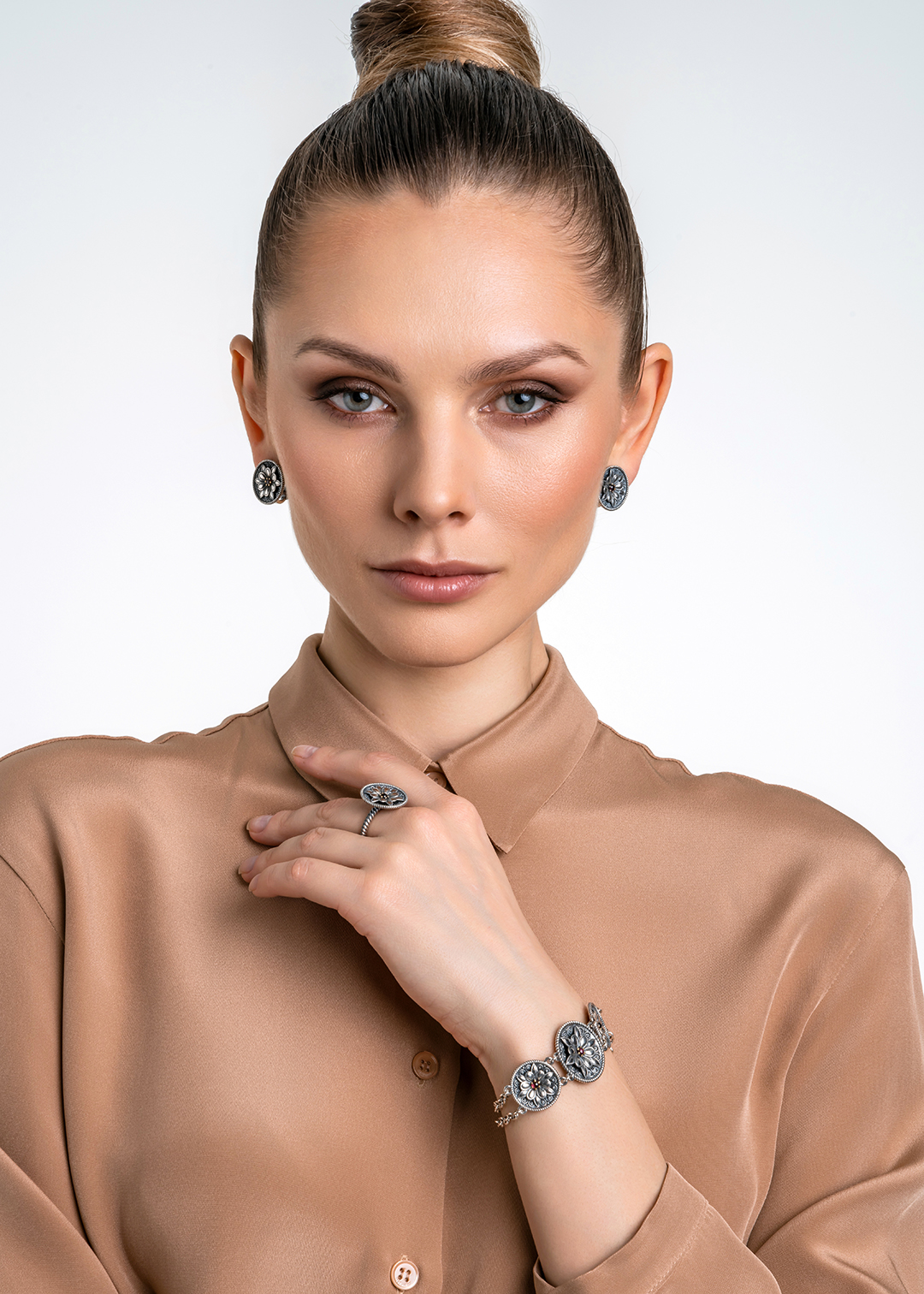 Браслет из серебра с камнем гранат | Ювелирные украшения Sarkissian - фото 17