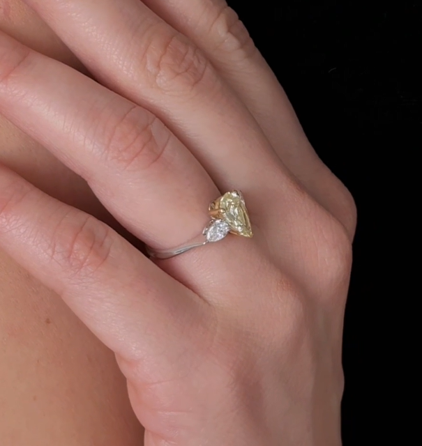 Кольцо из белого золота с бриллиантами | Ювелирные украшения Sarkissian - фото 1 d