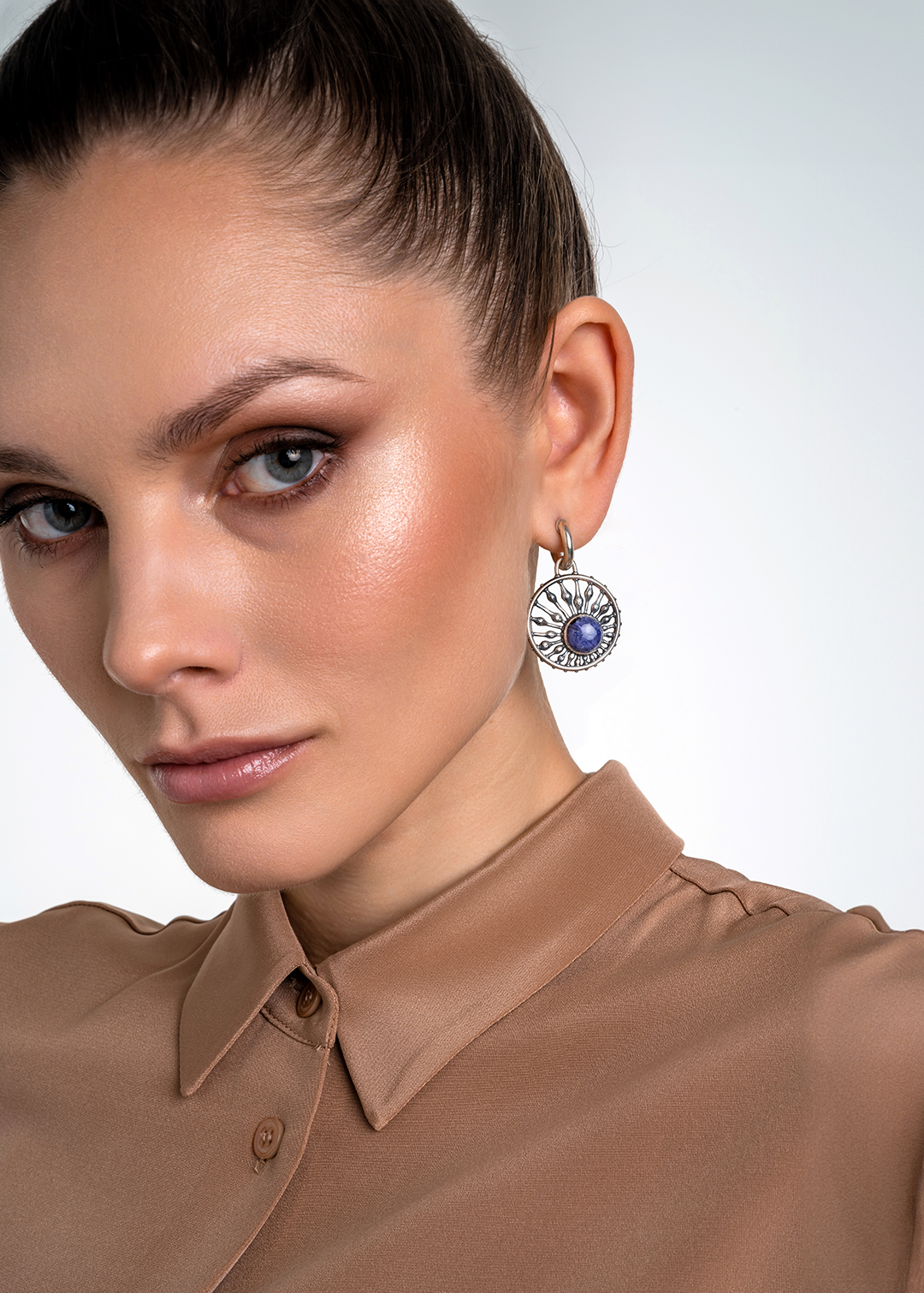 Серьги из серебра с камнем чароит - фото 2