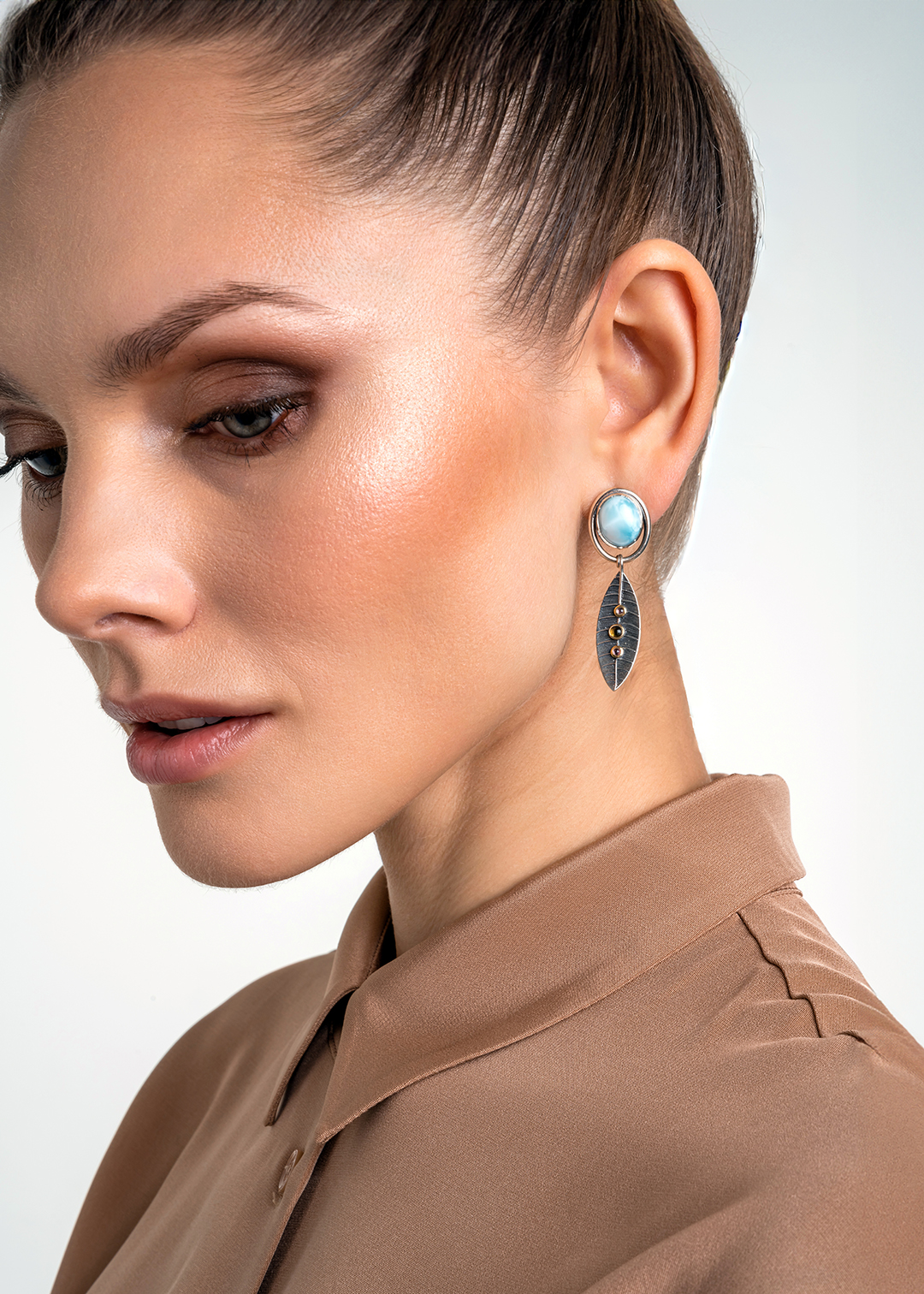 Серьги из серебра с камнем ларимар - фото 2