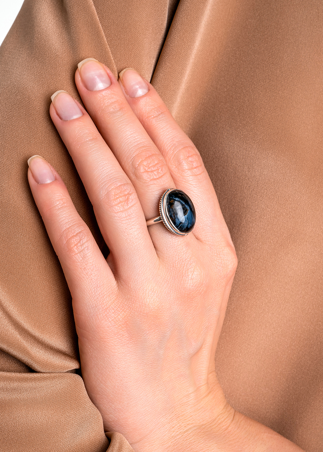 Кольцо из серебра с камнем питерсит - фото 2