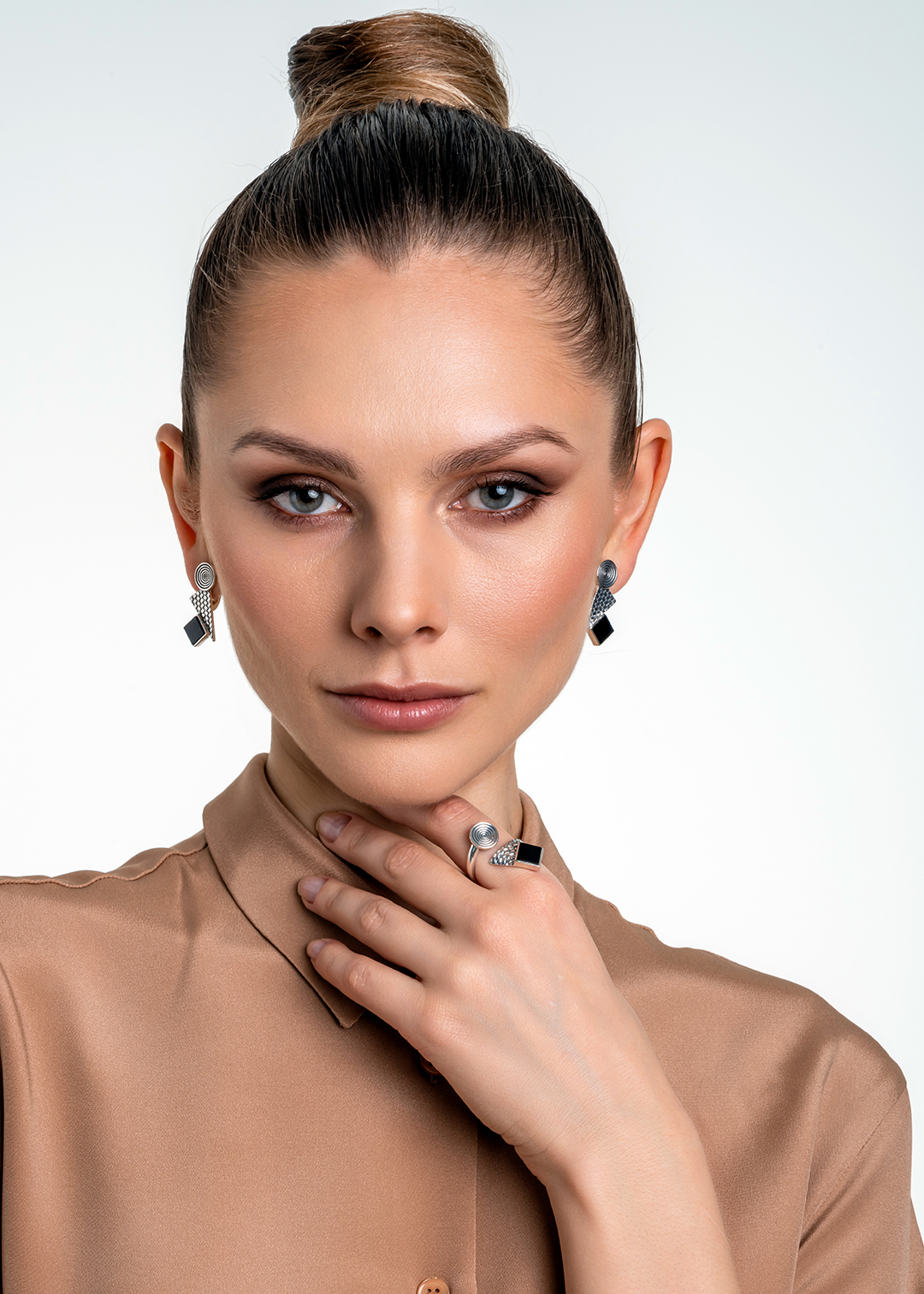 Серьги из серебра с камнем оникс | Ювелирные украшения Sarkissian - фото 14