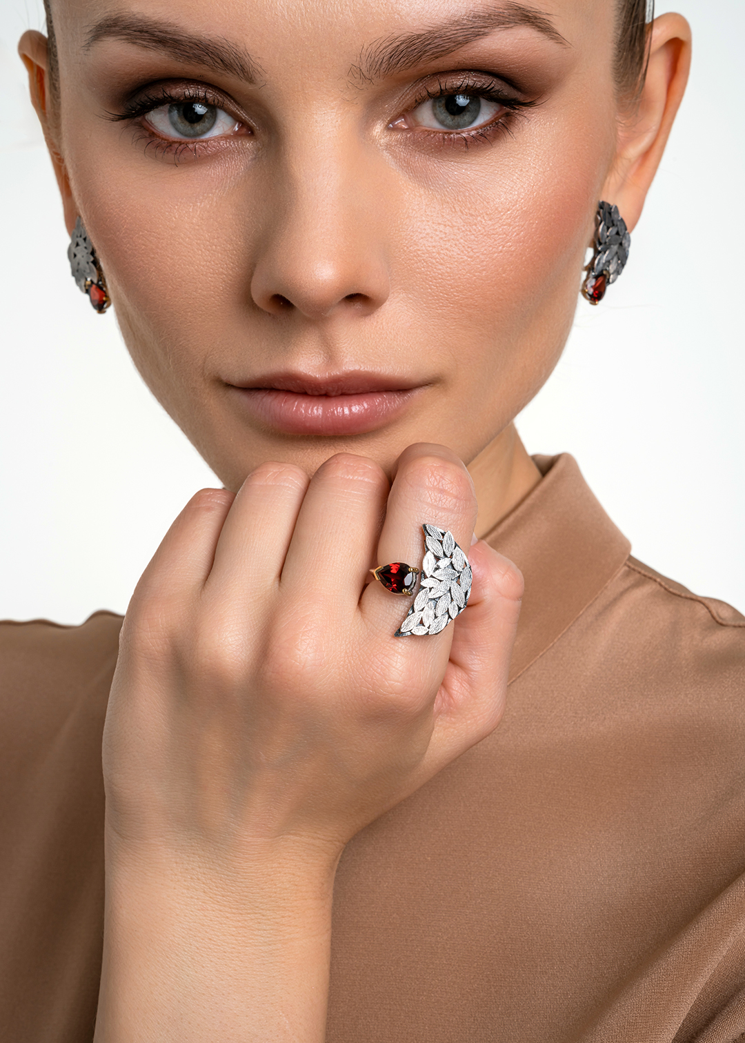 Кольцо из серебра с камнем гранат | Ювелирные украшения Sarkissian - фото 14