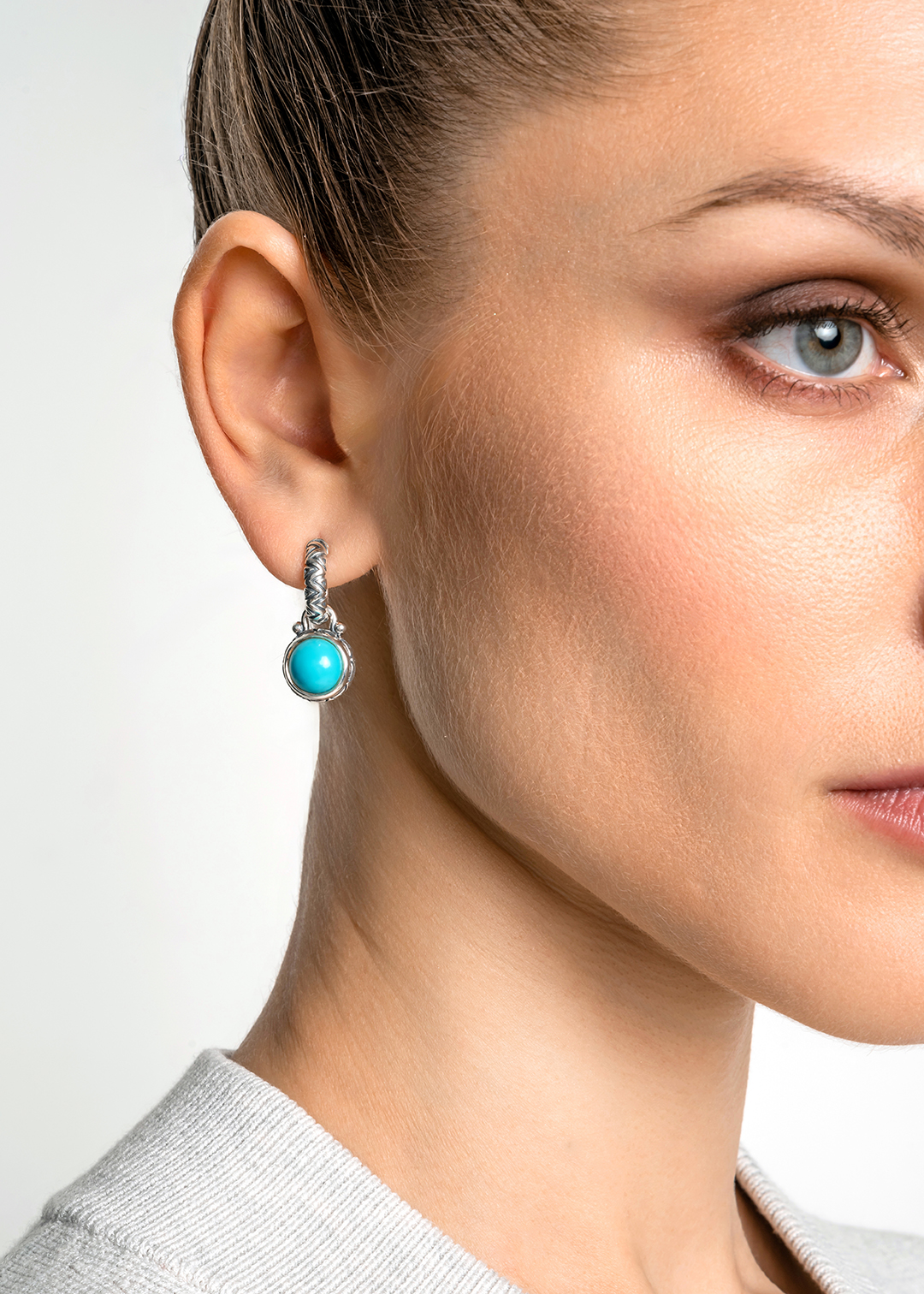 Серьги из серебра с камнем бирюза - фото 1