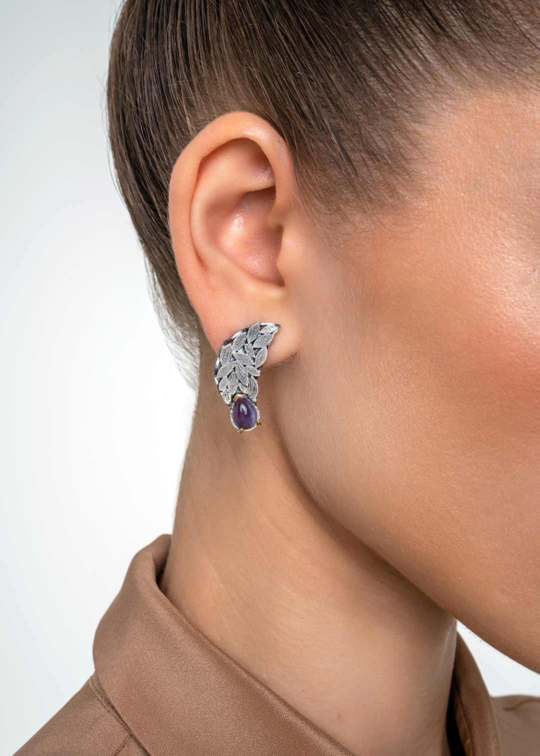 Серьги из серебра с камнем аметист - фото 2