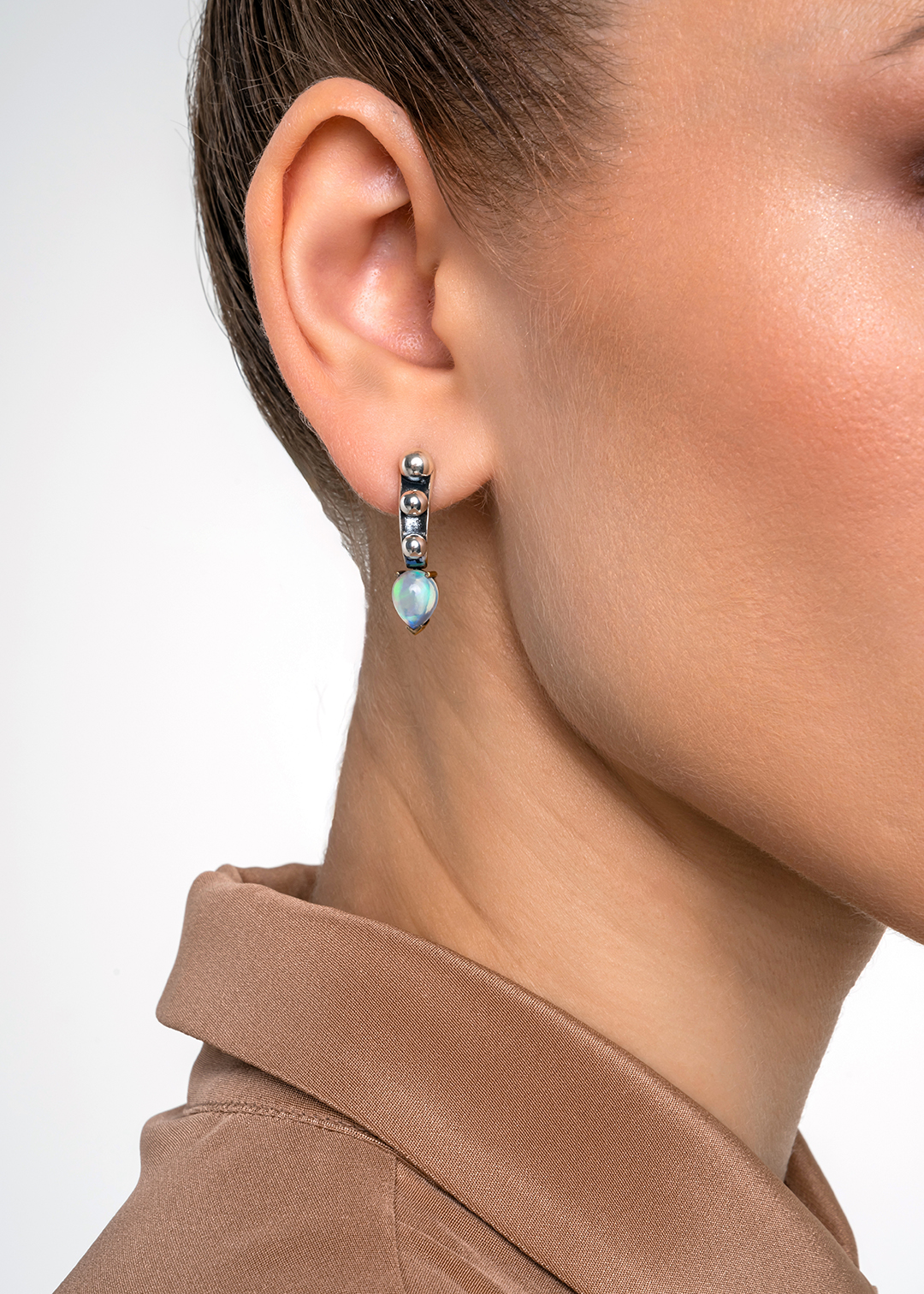 Серьги из серебра с камнем опал - фото 1