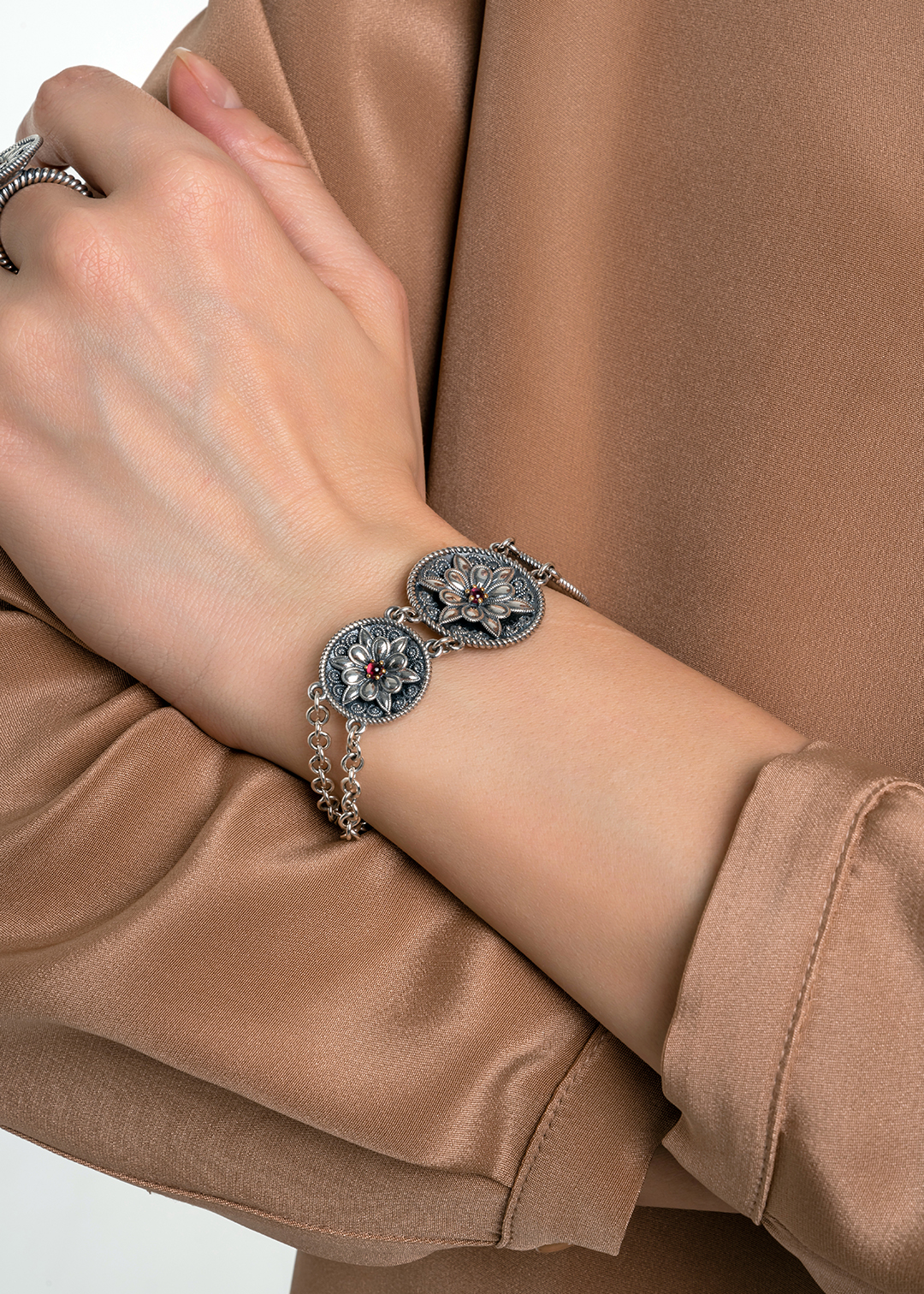 Браслет из серебра с камнем гранат | Ювелирные украшения Sarkissian - фото 14