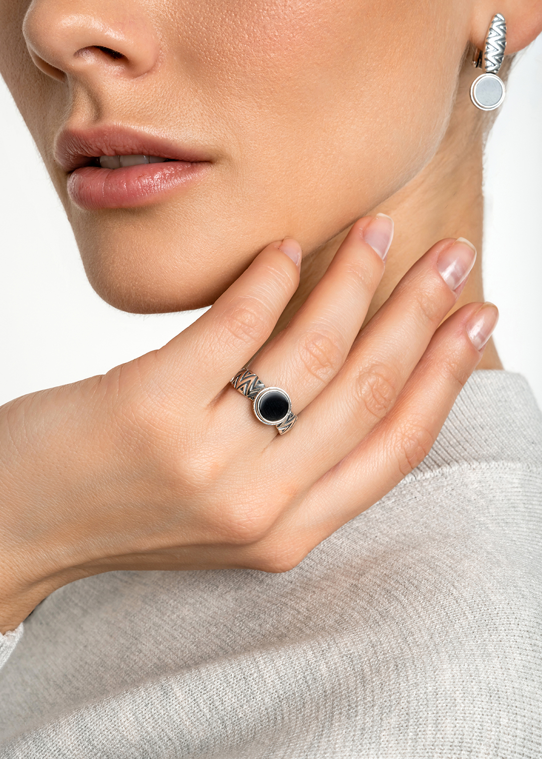 Кольцо из серебра с камнем оникс | Ювелирные украшения Sarkissian - фото 4 d