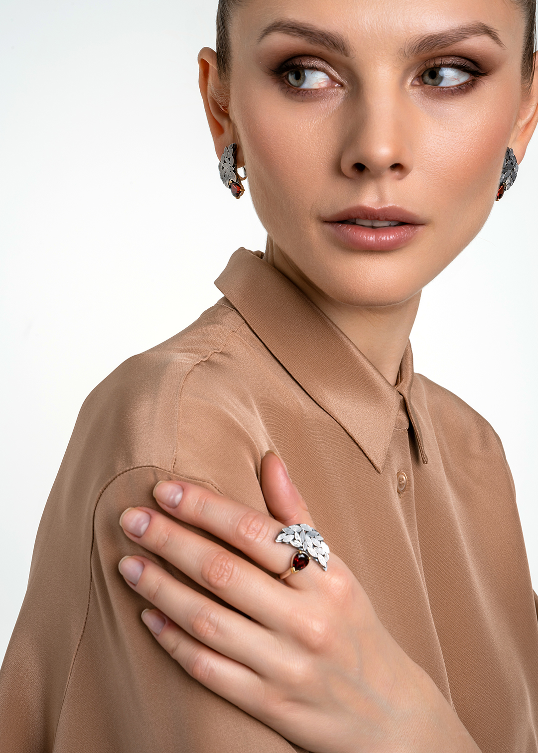 Кольцо из серебра с камнем гранат | Ювелирные украшения Sarkissian - фото 16