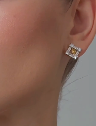 Серьги из золота с камнем бриллиант | Ювелирные украшения Sarkissian - фото 1 d