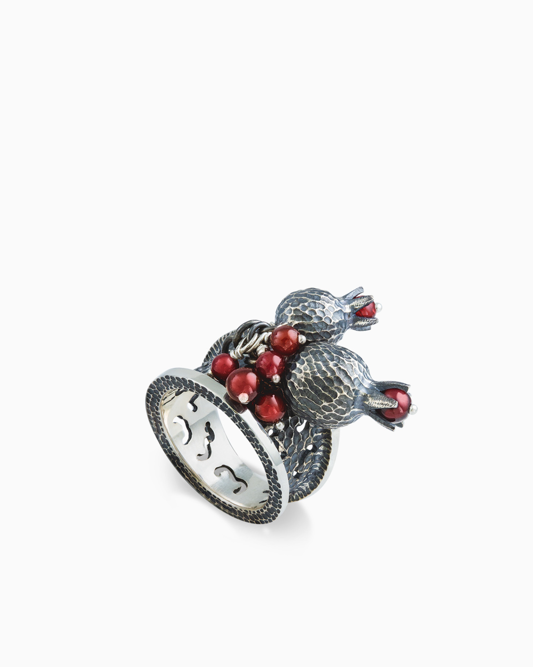 Широкое серебряное кольцо с плодами граната - фото 1
