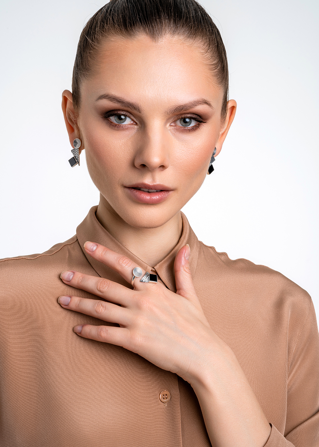 Кольцо из серебра с камнем оникс | Ювелирные украшения Sarkissian - фото 14