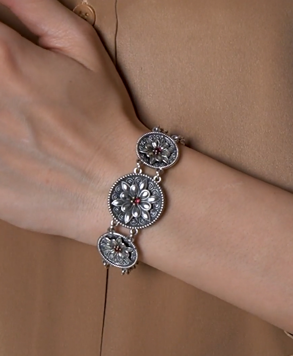 Браслет из серебра с камнем гранат | Ювелирные украшения Sarkissian - фото 9 d