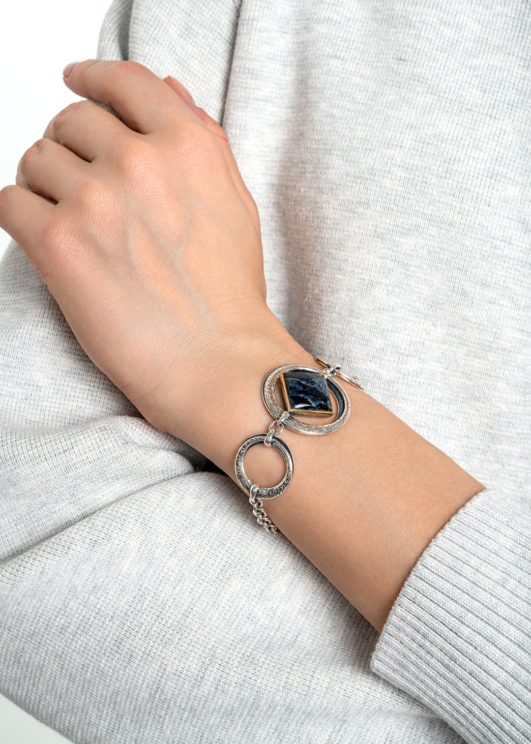 Браслет из серебра с камнем питерсит - фото 1