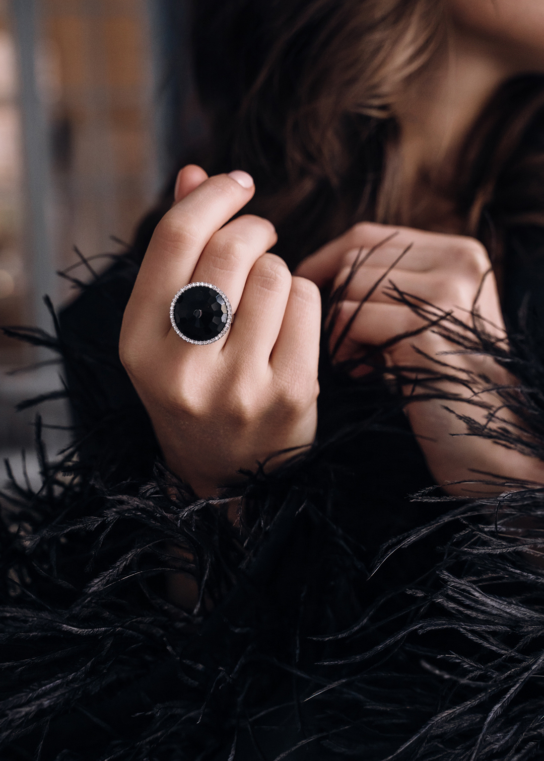 Кольцо из золота с камнем оникс - фото 2