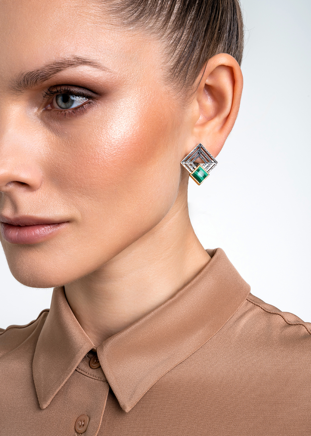 Серьги с малахитом из серебра - фото 2