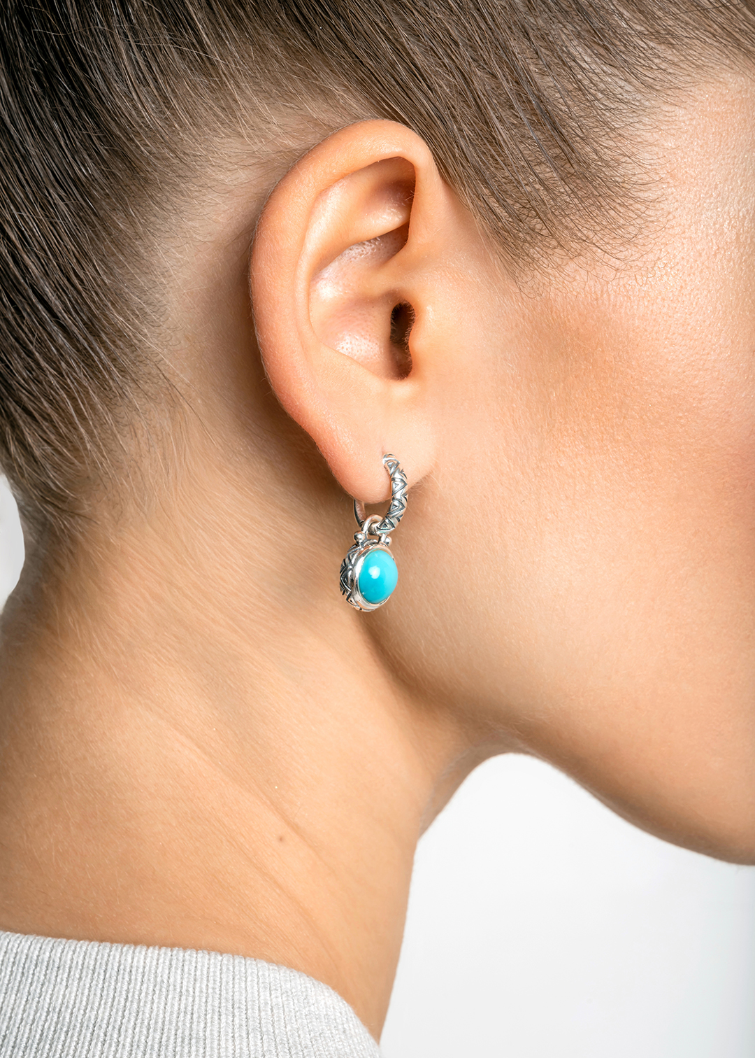 Серьги из серебра с камнем бирюза - фото 2