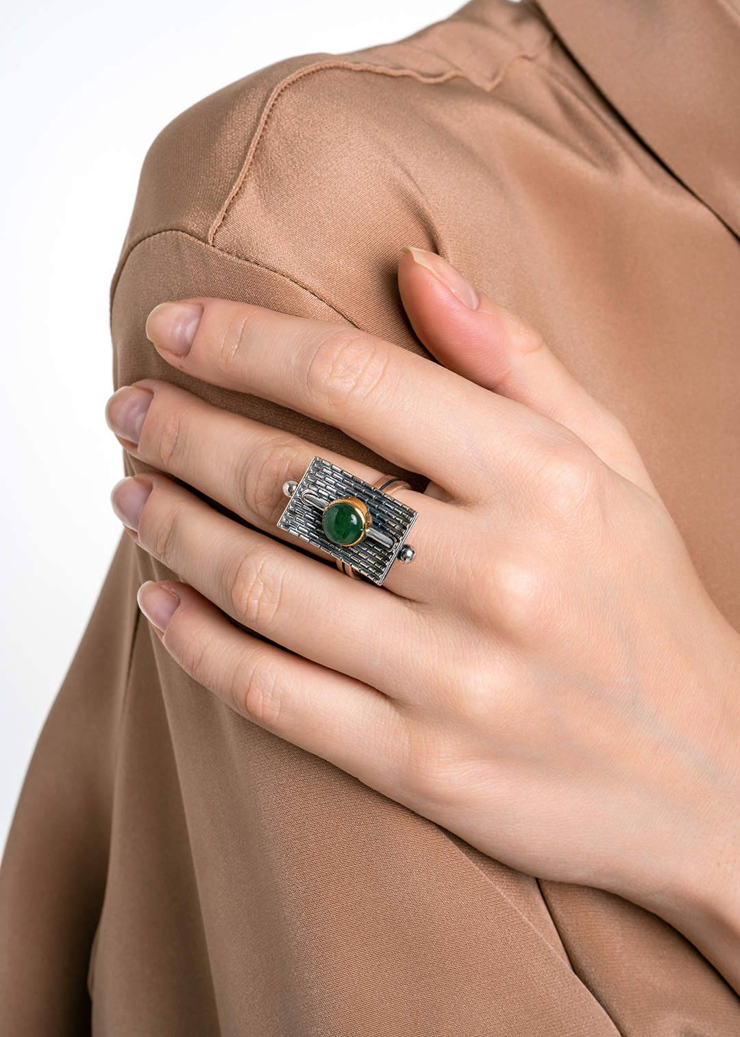 Cеребряное кольцо с камнем нефрит - фото 2