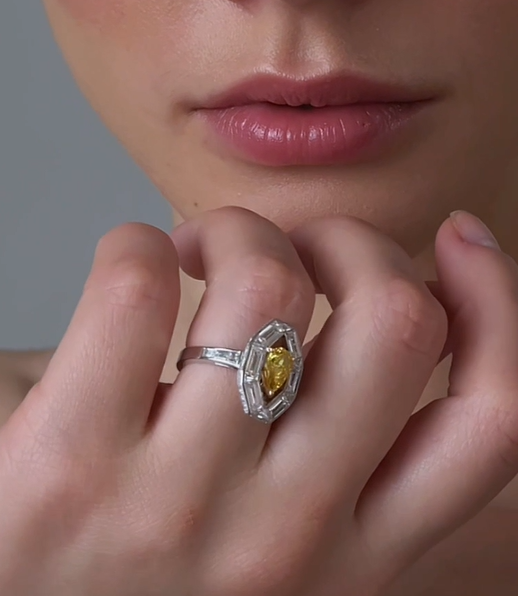 Кольцо из золота с камнем бриллиант | Ювелирные украшения Sarkissian - фото 1 d