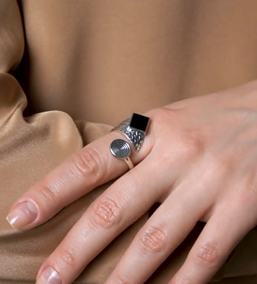 Кольцо из серебра с камнем оникс | Ювелирные украшения Sarkissian - фото 8 d