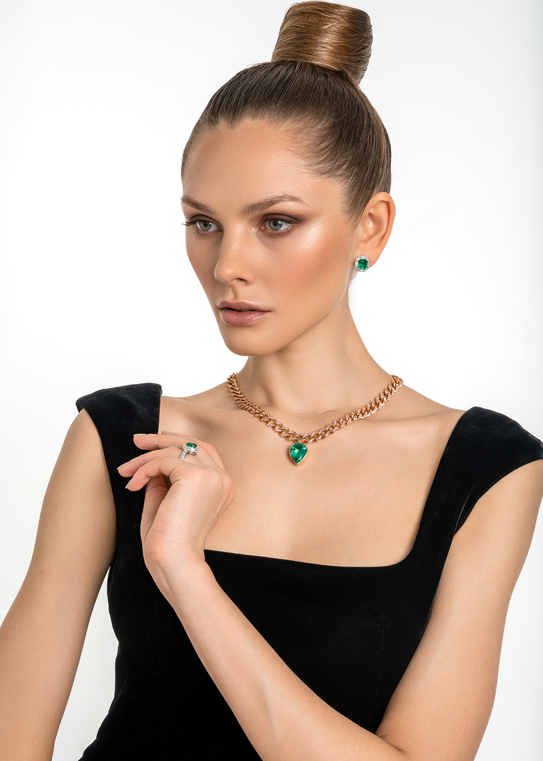 Колье из золота с изумрудом и розовыми сапфирами | Ювелирные украшения Sarkissian - фото 14